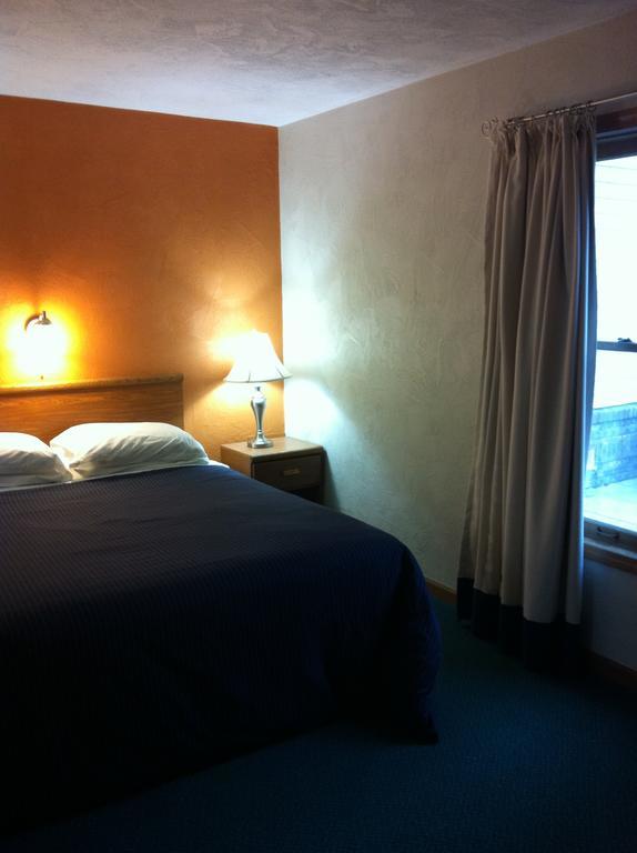 East Street Inn & Suites Tipton Quarto foto