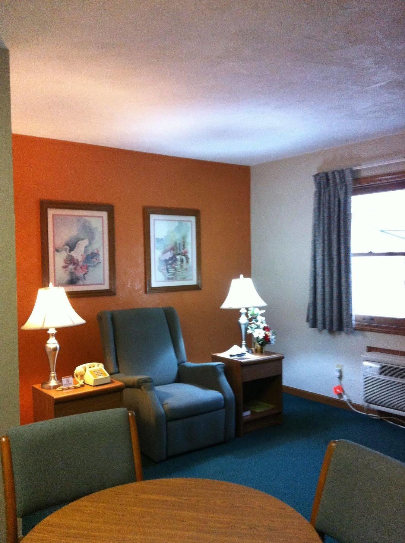 East Street Inn & Suites Tipton Exterior foto